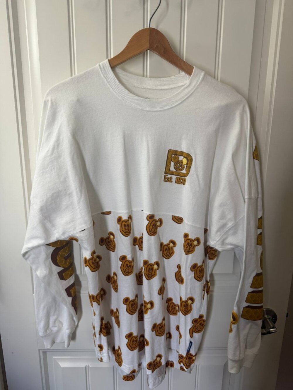 Disney Parks Mickey Waffle Spirit Jersey Size Medium